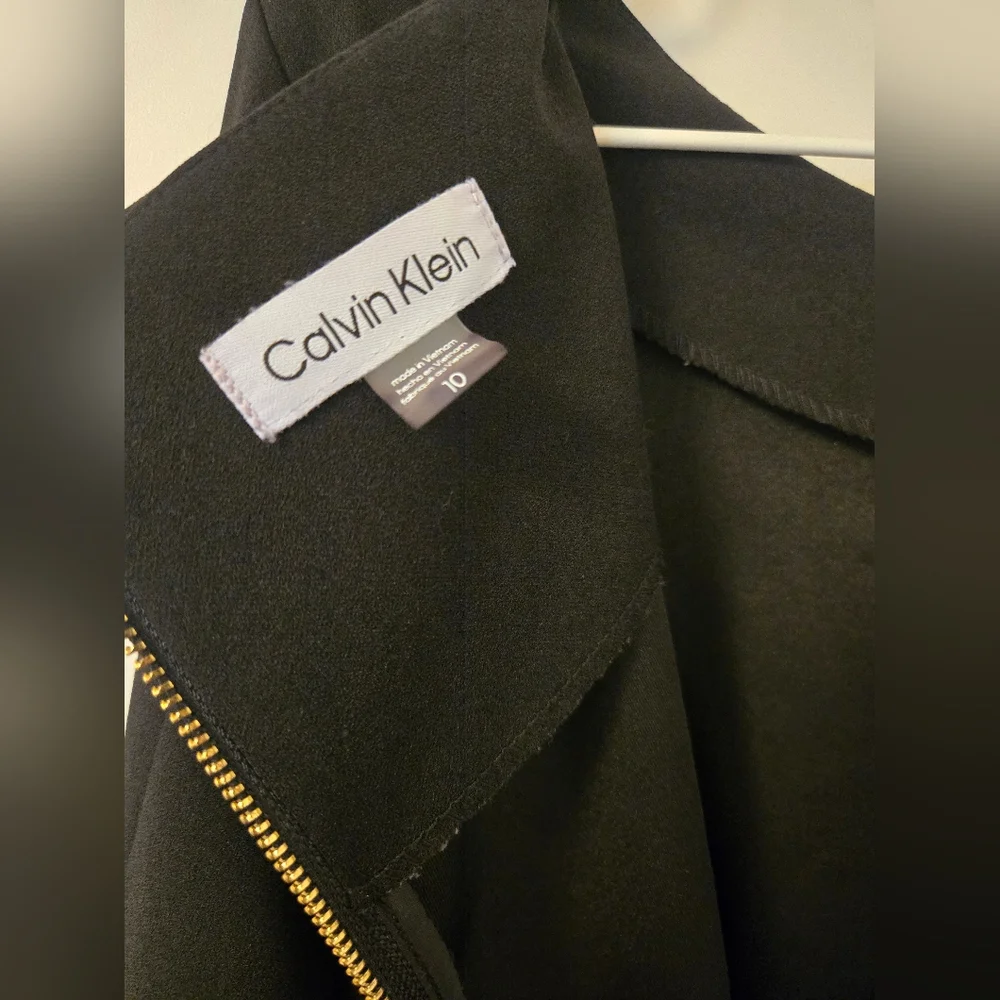 EUC Calvin Klein Black Bell-Sleeved‎ Dress